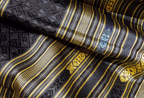 ELEGANTE SLOW FASHION SCHALS für die BALLSAISON - in Seide und Kaschmir Ballsaison 2026