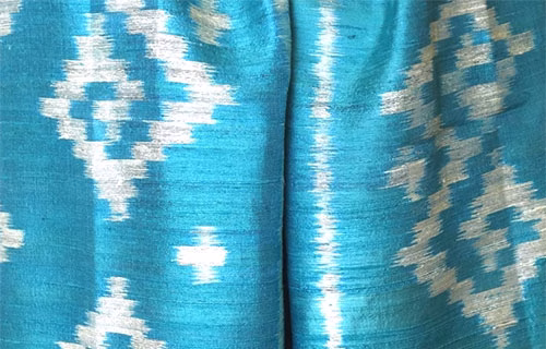 Ikat Seidenschal