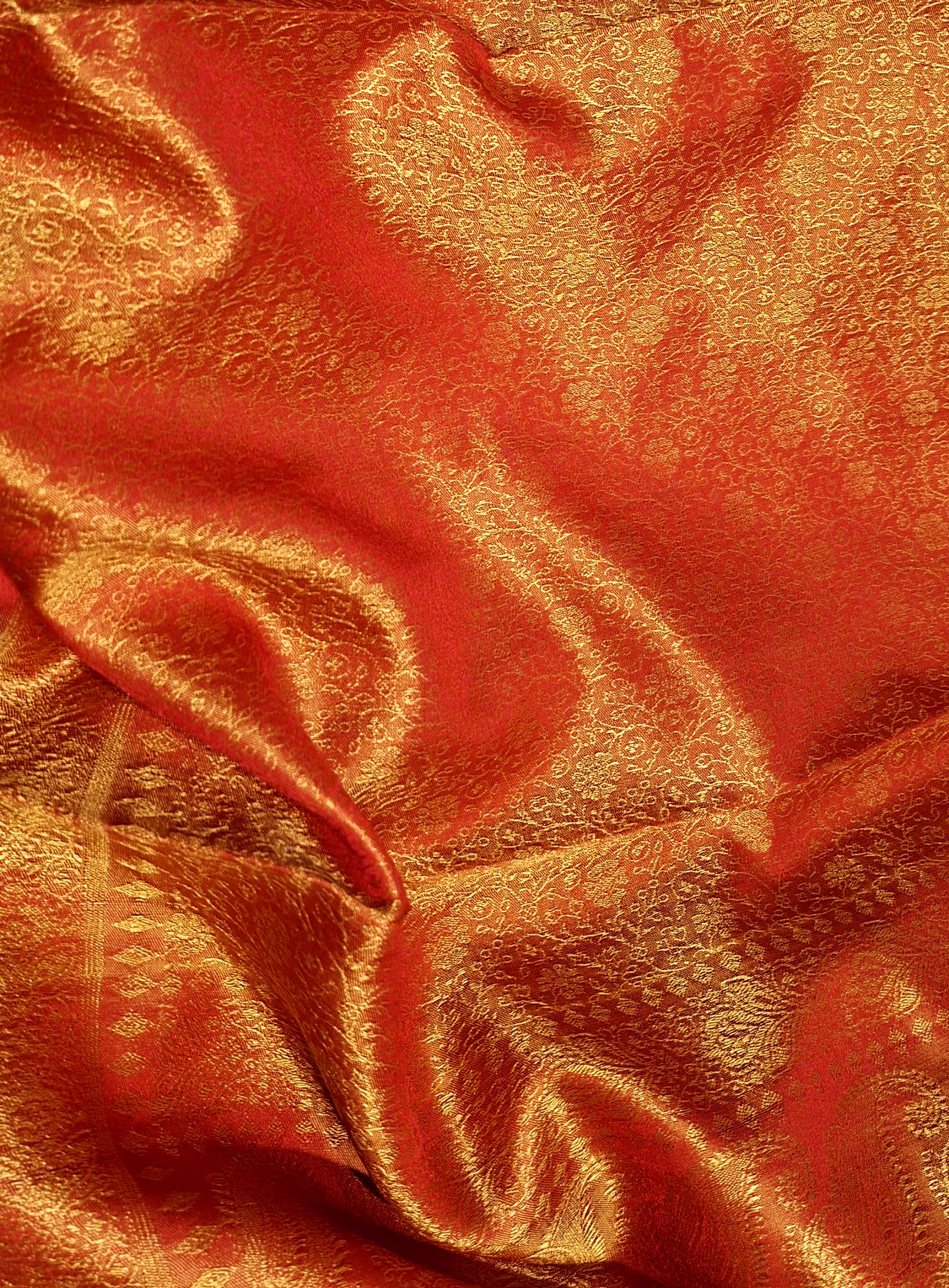 Leichter Brokat-Seidenschal orange und gold – Bild 2